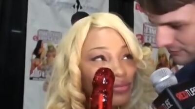 Destiny Dream sticks a candy dick in her pussy