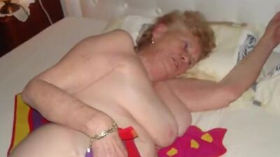 Sexy amateur grannies photo compilation