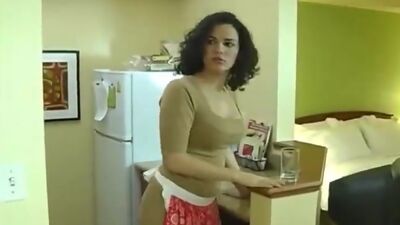 Hot amateur housewife drilled in the kitchen