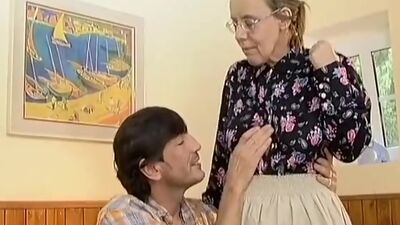 Hairy mature lady gets her asshole deep fucked