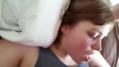 Highschool Girl Orgasms for the first Time!!