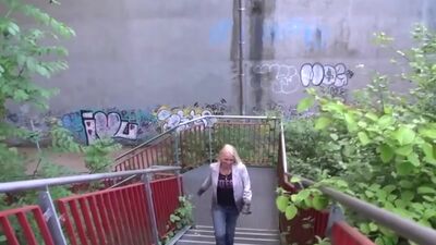 German amateur gets fucked in the park