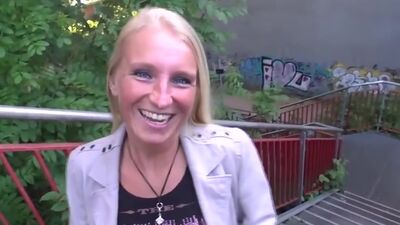 German amateur gets fucked in the park