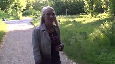 German amateur gets fucked in the park