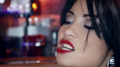 Rina Ellis shows the ropes