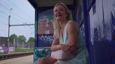Busty european babe publicly cockrides after blowjob in park