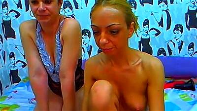 2 petite lesbian camgirls talking with fans