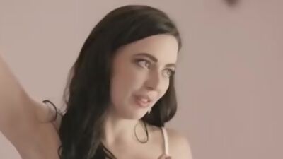 Bella offers Whitney and April sex to chase away the jitters