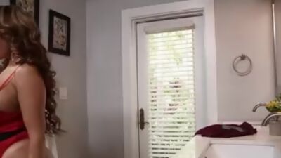 Richelle Ryan got the best cum on Christmas Day