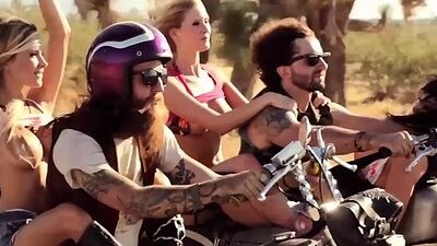 Big boobed badass naked blondie Dani Mathers and GFs trying parasailing