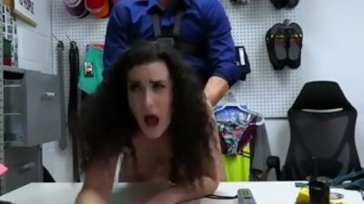 Billy slides his prick in Lyra's pussy