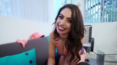 Desperate Hottie Twerks for Fame