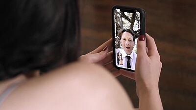 Evelyn Claire masturbates and stuffs her pussy with zucchini!