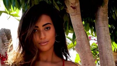 Curvy brunette Jasmine Jazz shows her perfect body after passion striptease