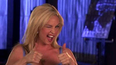 Bubble covered blondie Michelle McLaughlin reveals her big natural tits