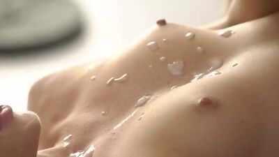 Blonde spinner babe Vinna Reed gets her workout in peddling a bike while her cum hungry trimmed pussy gets pounded