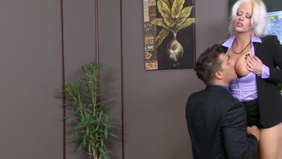 Brazzers - Hot office sex with Holly Heart