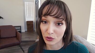 Big boobed MILF stepmother Lexi Luna knows the best way to stay warm