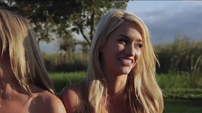 Naked badass babe Taylor Seinturier and her GFS visiting a gator farm