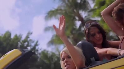 Naked badass Talor Paige and her big boobed GFs take a fly on a glider