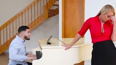 Peter Green slams Mellanie's mature twat