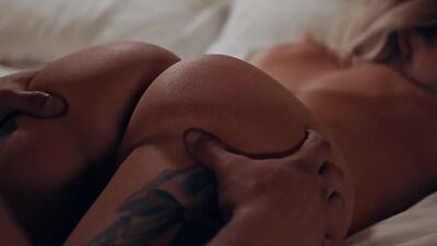 Thick trans beauty rimmed and barebacked in erotic couple