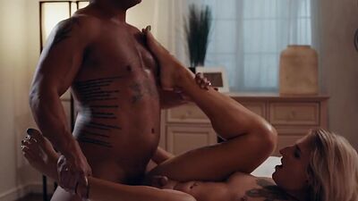 Thick trans beauty rimmed and barebacked in erotic couple