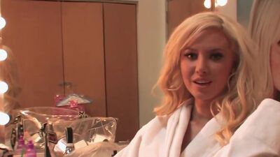 Stunning big boobs blonde MILF shows boobs after amazing posing action