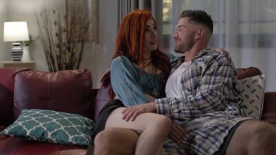 Slut shemale lets her new boyfriend bareback her wet ass