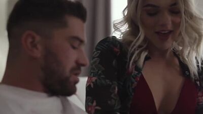 Slut Tbabe lets stepsisters boyfriend bareback her ass