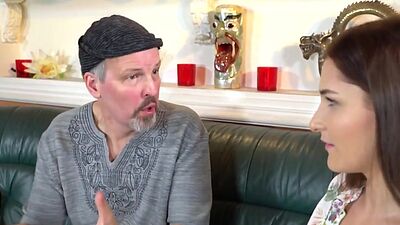 Curvy teen pussylicked by senior in duo before sucking cock