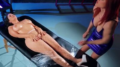 BDSM ginger dyke pussylicking bondage gf in erotic couple