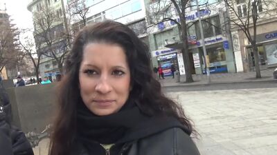 Man recorded on camera how he picked up slutty brunette