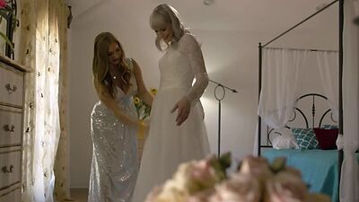 Trans bride lets her brides maid suck and ride her shecock