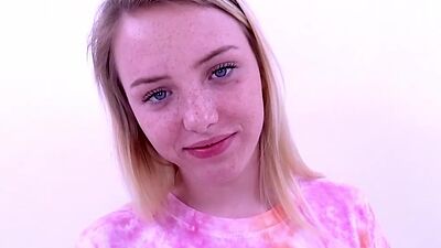 Teenie shows freckles in front of a cock at audition