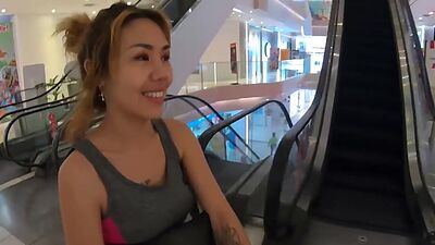 Petite amateur Thai teen Bee alpinist wants to reach the top