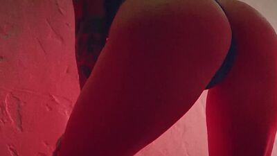 Amazing Keisha Grey shows her nice natural tits and beautiful big booty