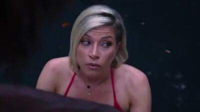 Blonde milf Kaylynn Keys invites Jay Bangher inside her house