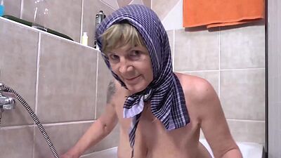 busty granny cunt stretched by cucumber