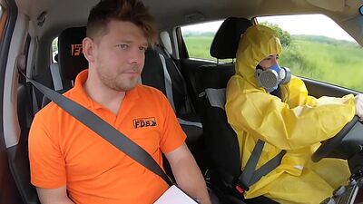 Ballslicking babe fucked outdoor in the car of instructor