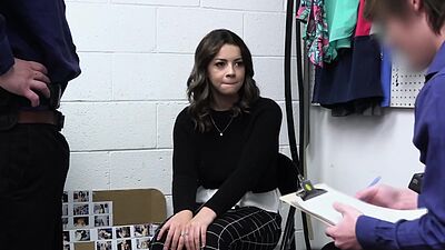 Officers makes this sexy thief stripped and searched her insides