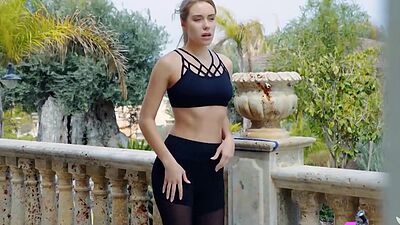 Big booty teen personal coach Ryana posing totally naked after workout