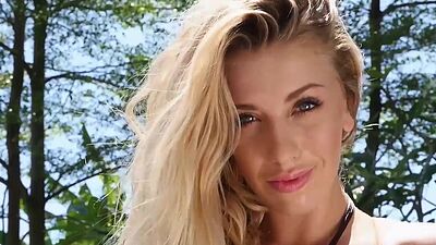 Big natural tits blonde MILF Bexie Williams hot posing naked and so sexy
