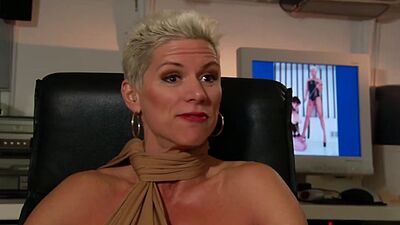 Short haired MILF body builder domina Goddess Heather introducing her world
