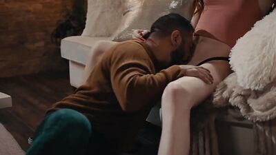 Small tits shemale Tori Easton barebaack anal fucks Draven