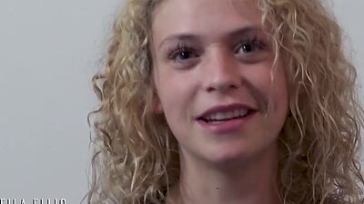 Hot French Canadian amateurs fucked in their first casting, coming soon...