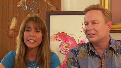 MILF artist Donna Marie using females bodies to create erotic paintings