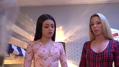 Hostel room babe squirts in 3some with her BFF teen