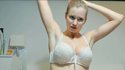 BLONDE WITH BIG TITS IN OIL