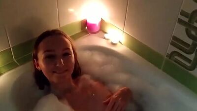 AMATEUR COUPLE HAS ROMANTIC SEX IN THE BATHROOM WITH CANDLES